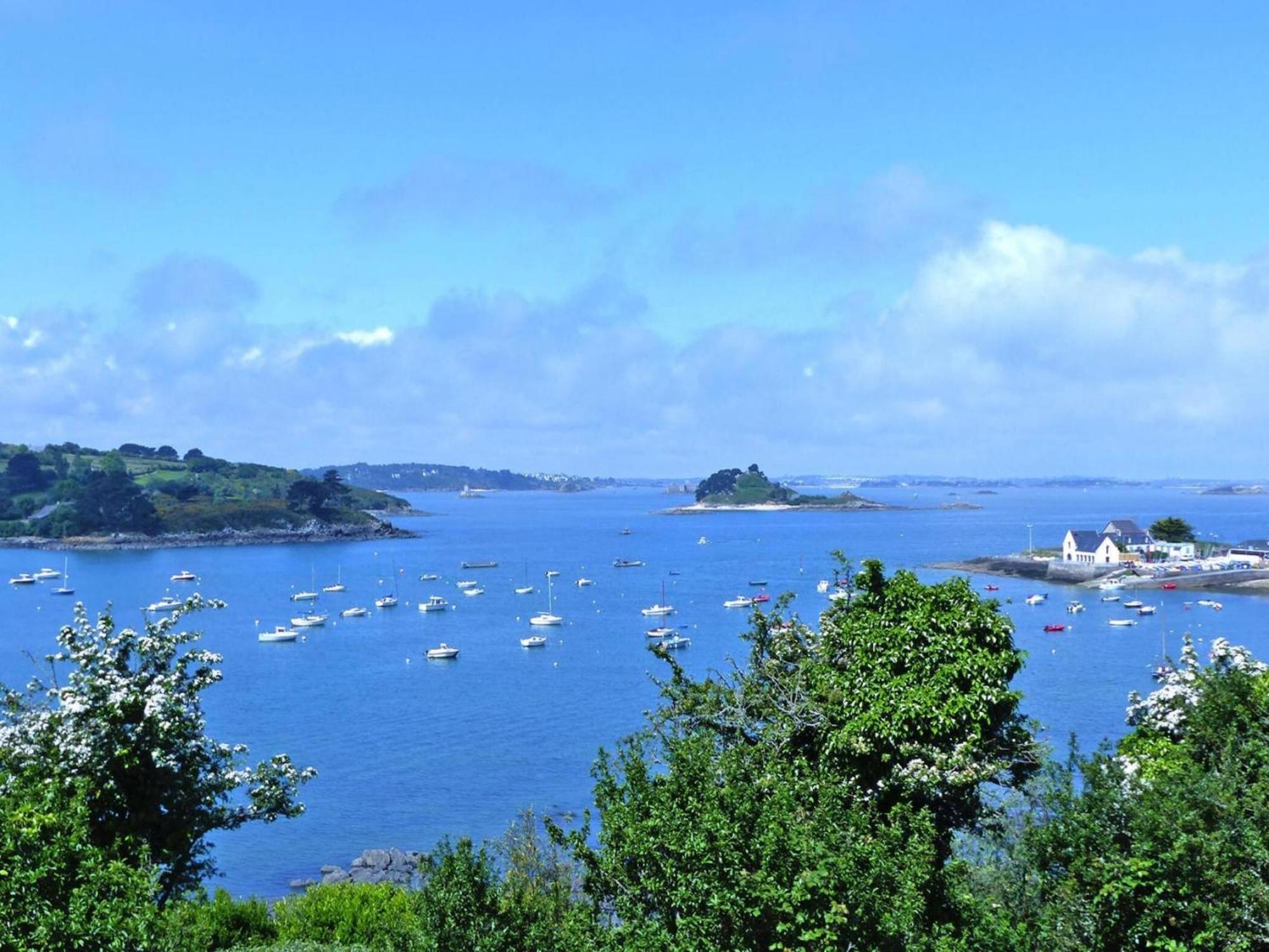 Pretty Breton Holiday Home In A Top Location Plougasnou Extérieur photo